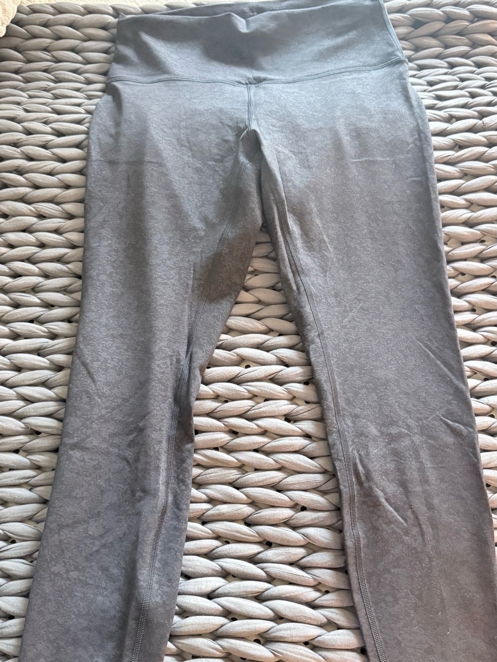 Lululemon Wunder Train, 25”, size 10. Blaze Black